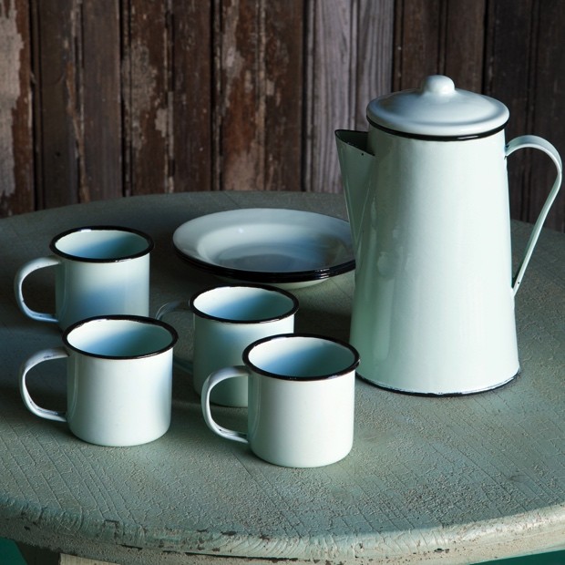 petite-enamelware-coffee-pot-set