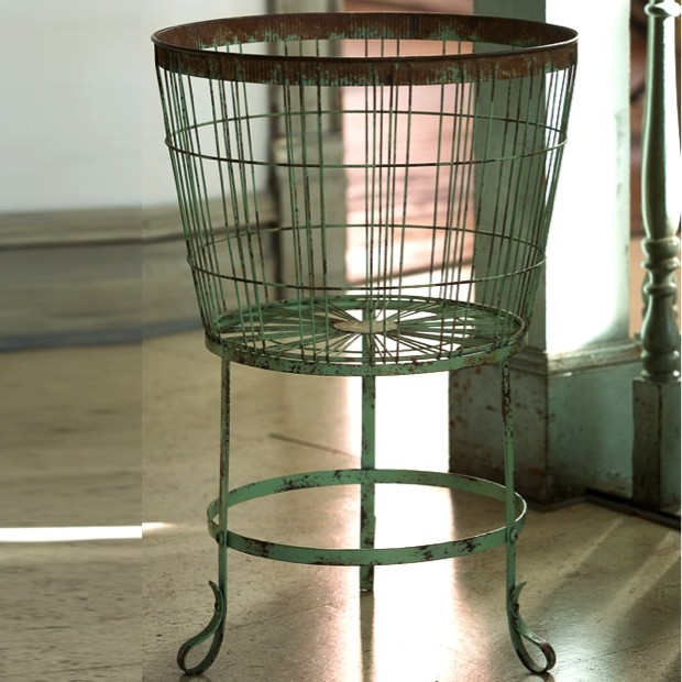 rustic-wire-bushel-basket-on-stand